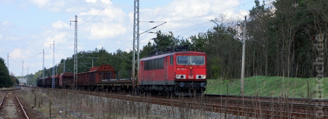 155 085-4 mit einem Güterzug in Richtung Eberswalde