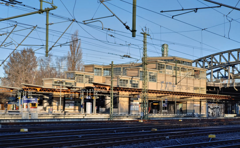 S-Bahnhof Bornholmer Straße in der Morgensonne