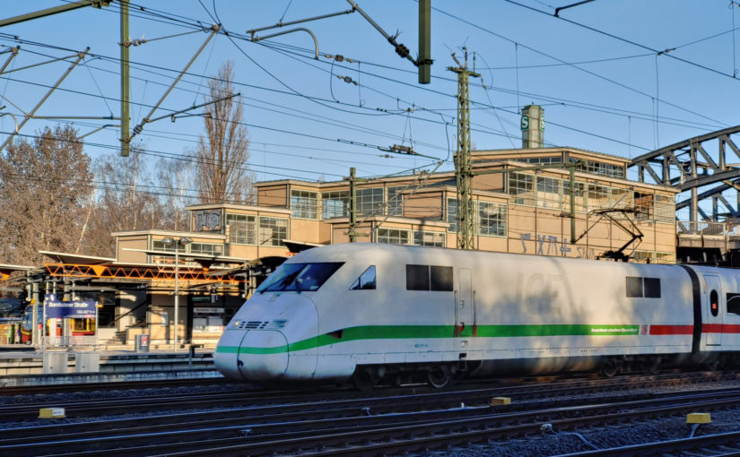ICE 402 017-8 am S-Bahnhof Bornholmer Straße