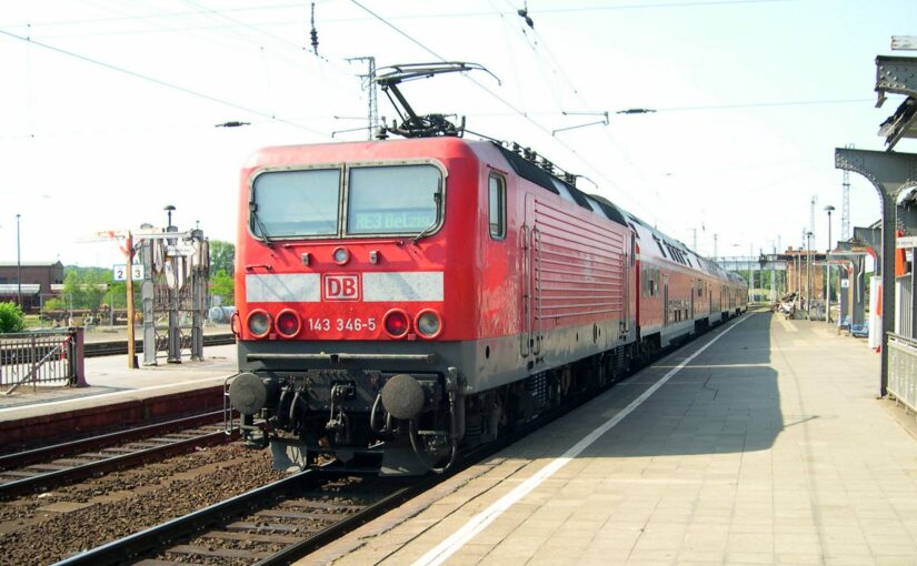 143 346-5 vor dem RE3 nach Belzig