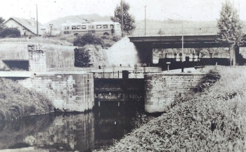 Schleuse und Obus in Völklingen