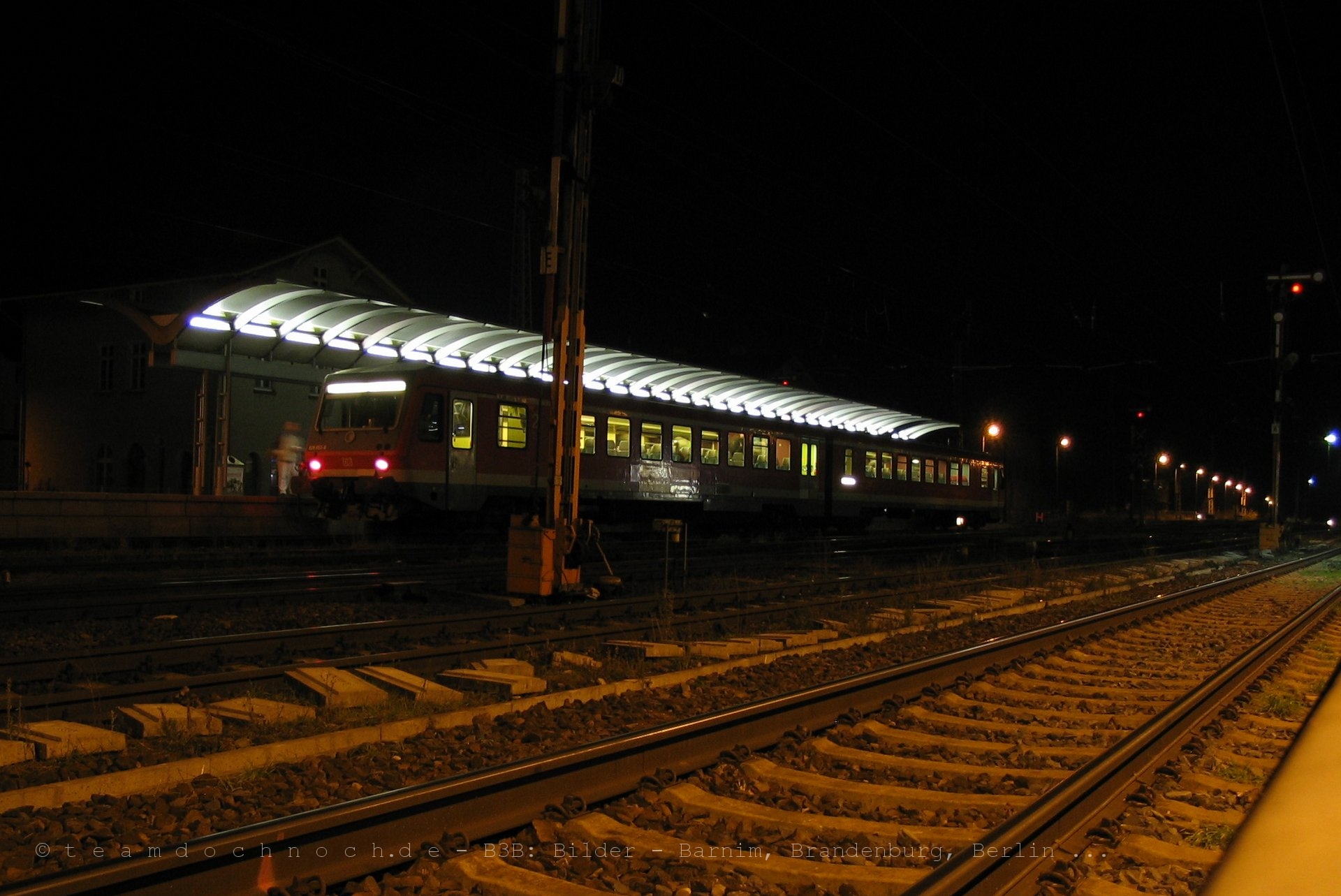 Triebwagen der BR 628 der DB AG kurz nach Einfahrt aus Richtung Schwedt in den Bahnhof Angermünde