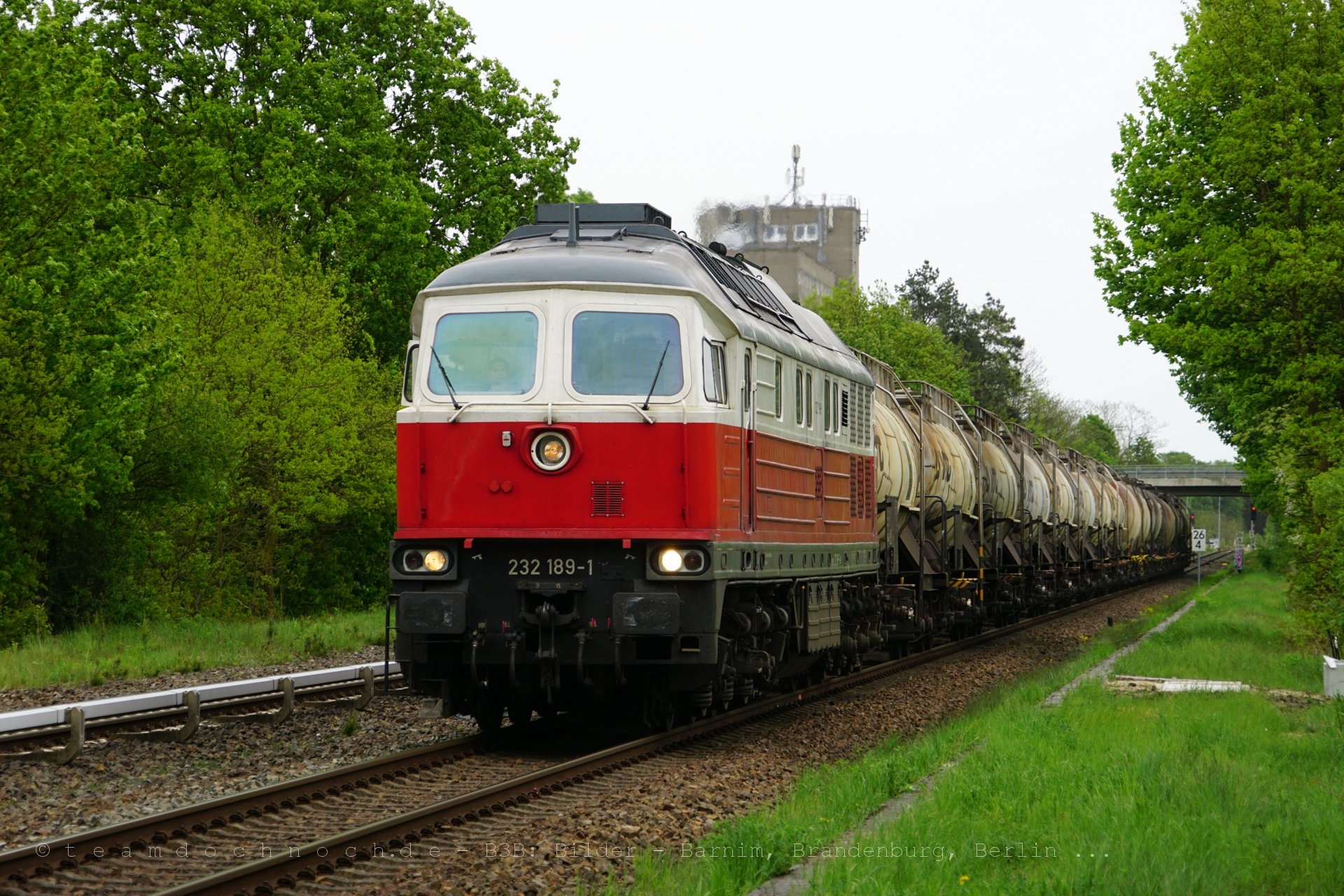 Der berühmte Ostbahn-Knicker beim Getreidespeicher in Strausberg / Eggersdorf