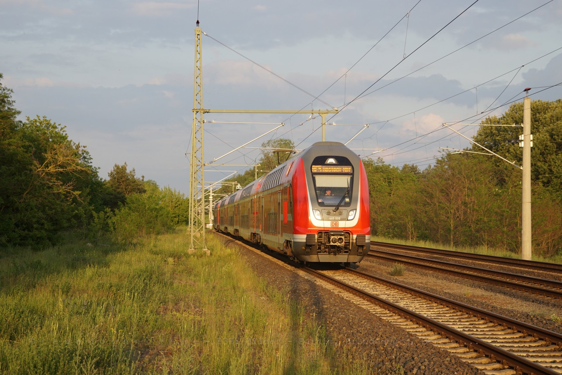 445 008 im Bahnhof Kratzeburg