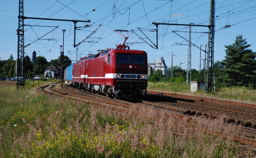 Zwei mal Reihe 243 in Fürstenberg/Havel