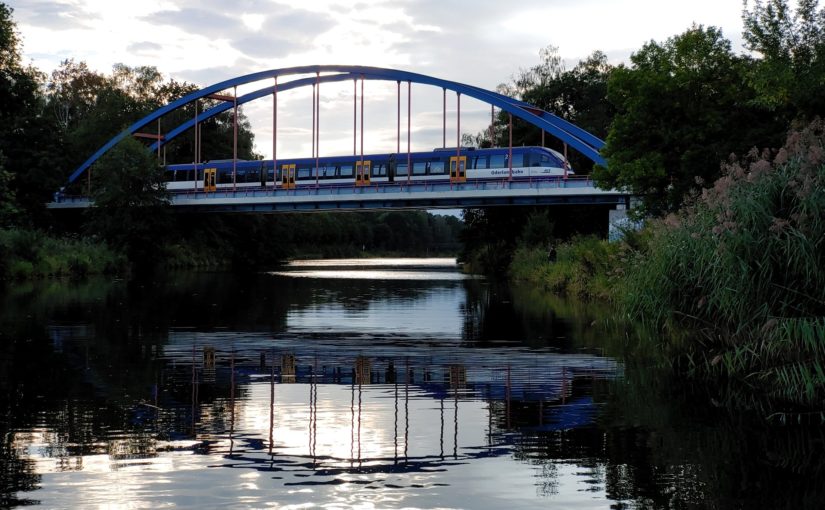 Talent der NEB auf der Brücke über den Oder-Havel-Kanal