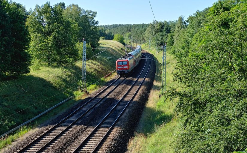 112 116 mit einem RE5 nach Norden