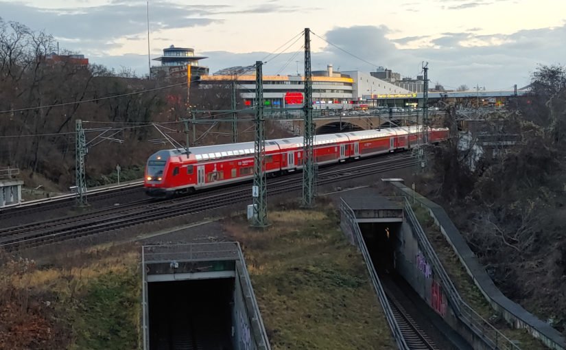 FEX nach Schönefeld verläßt den Bahnhof Gesundbrunnen