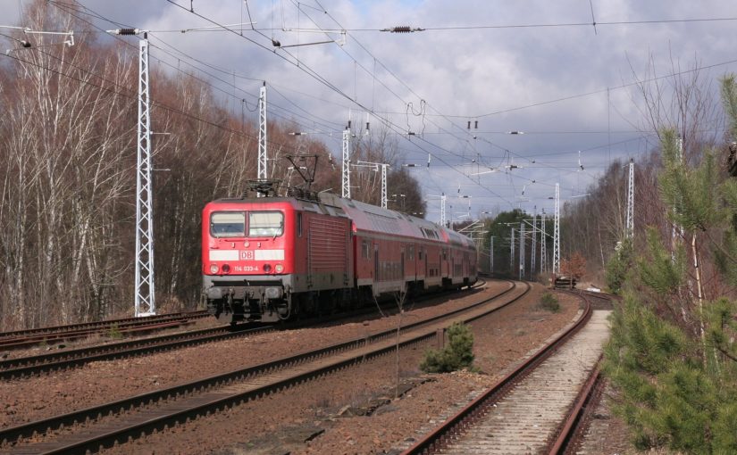 RE5 mit 114 033-4 an der Spitze kurz vor Oranienburg-Sachsenhausen