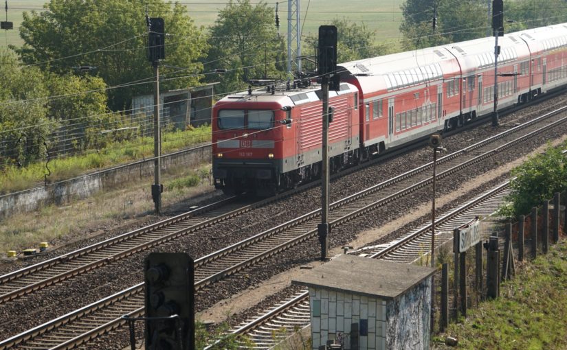 RE5 mit 112 187 in Schönfließ